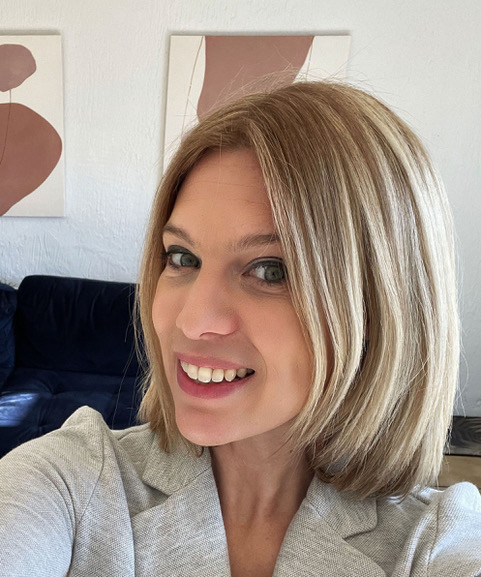 Centre thérapeutique Etre A Soi à Court-Saint-Etienne - Alison De Groot - Graphiste - Conseillère en image